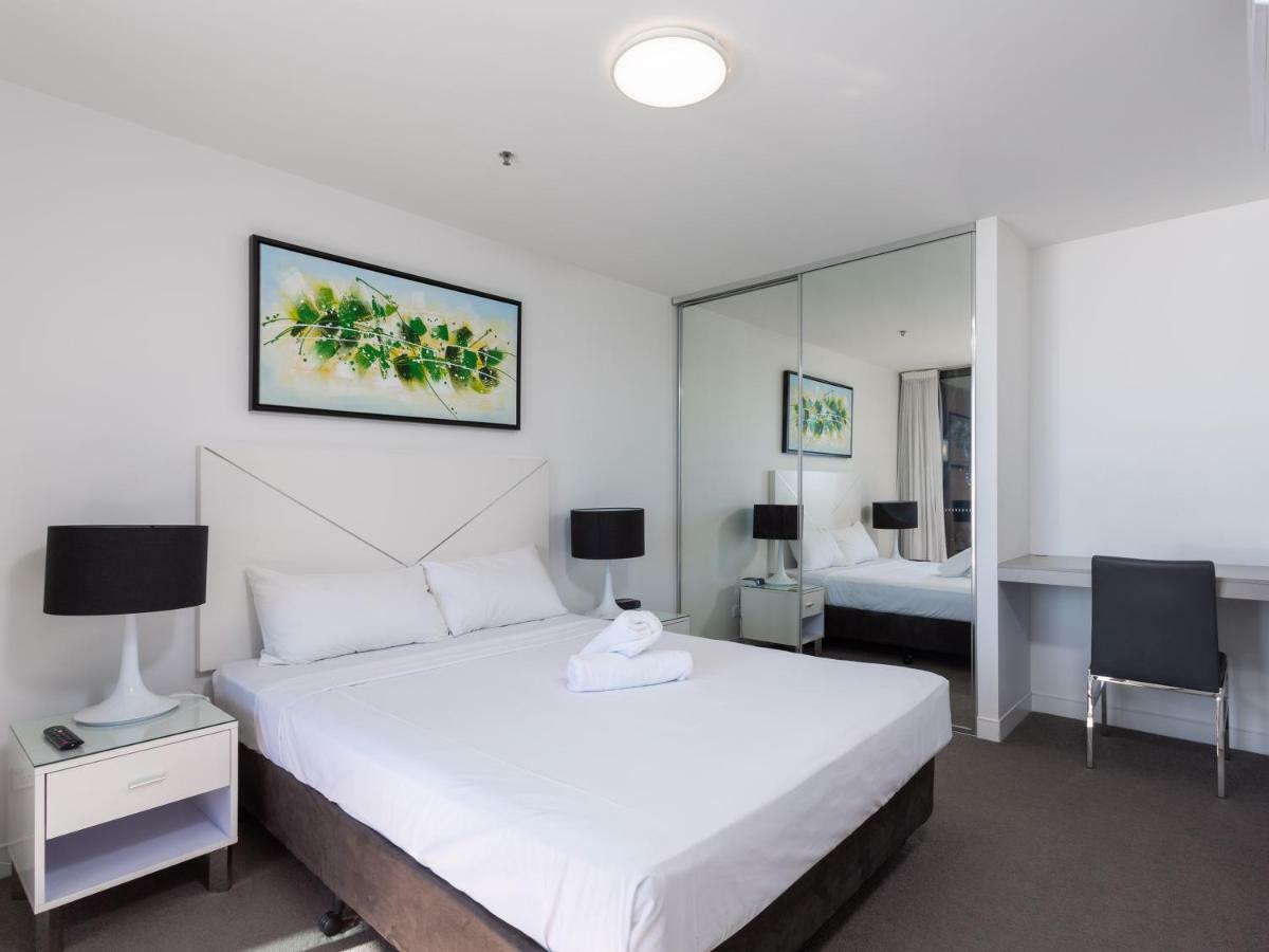 Serain Residences On Surfers Gold Coast Exterior photo